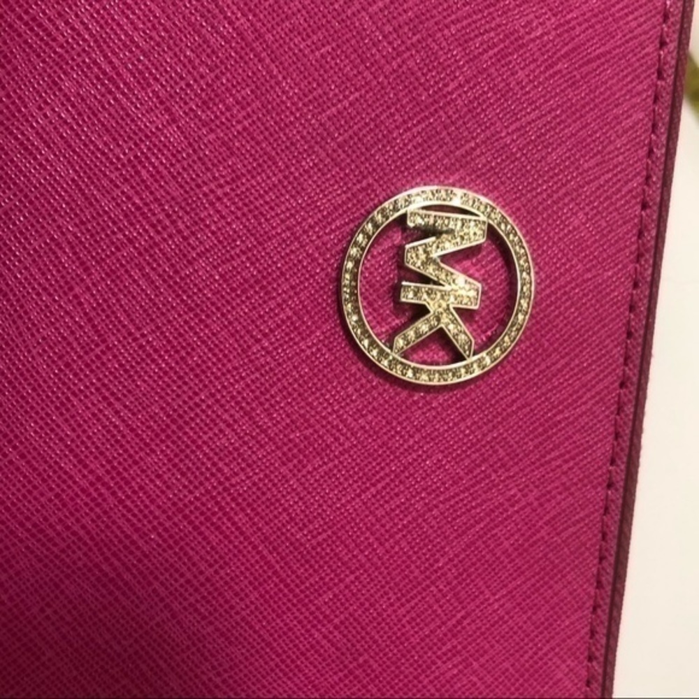Michael kors pink logo zipper accordion wallet - Picture 3 of 12